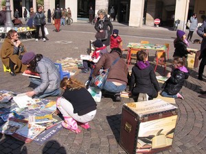 gruppo in piazza