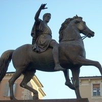 il monumento a carlo alberto