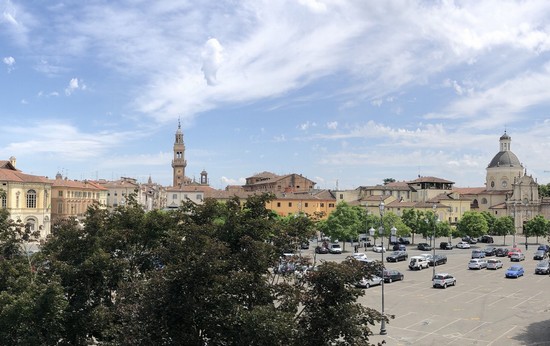 Panoramica Piazza Castello