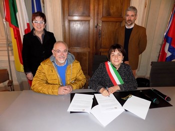 foto durante la sottoscrizione del protocollo d'intesa