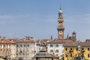 Veduta di Casale Monferrato con la Torre Civica