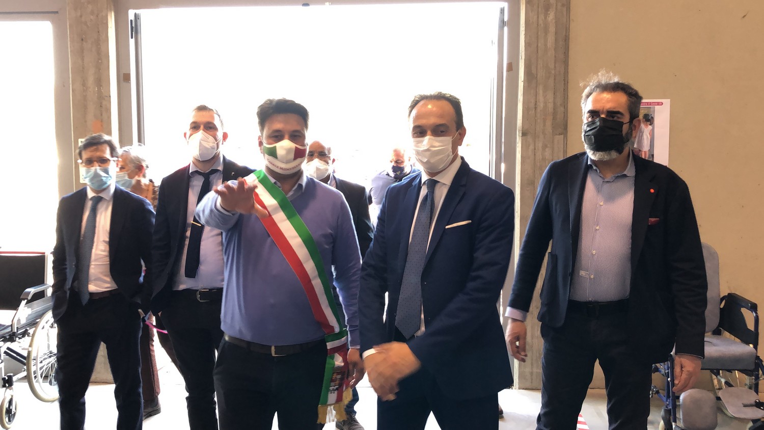 un momento dell'inaugurazione del centro vaccini