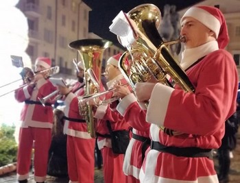 babbi natale suonatori