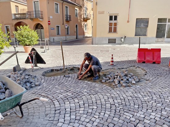 Lavoro in via Sordi