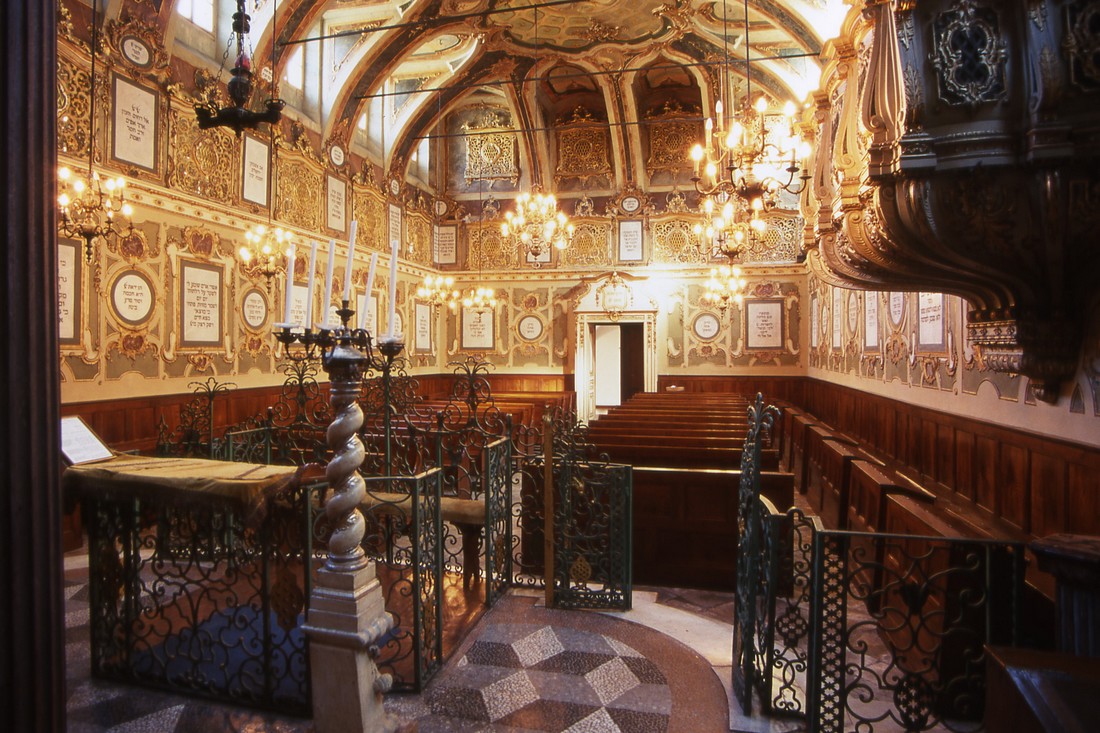 interno della sinagoga