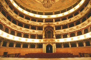 interno del teatro municipale