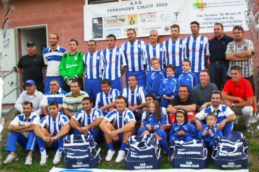 foto di gruppo del terranova calcio 2009