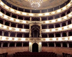 interno del teatro municipale