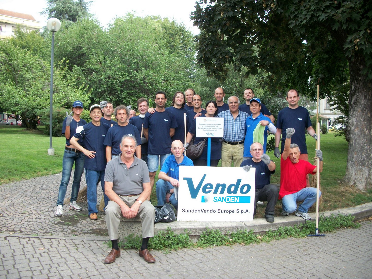 foto di gruppo dipendenti SandenVendo